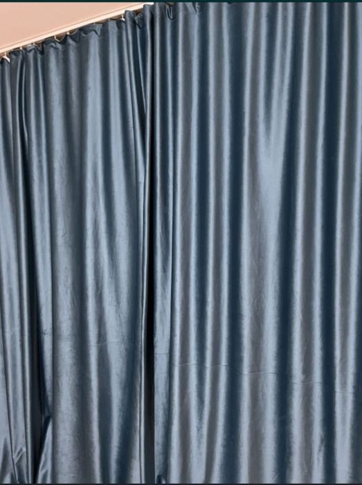 Продаю шторы велюр  новый голубой цвет