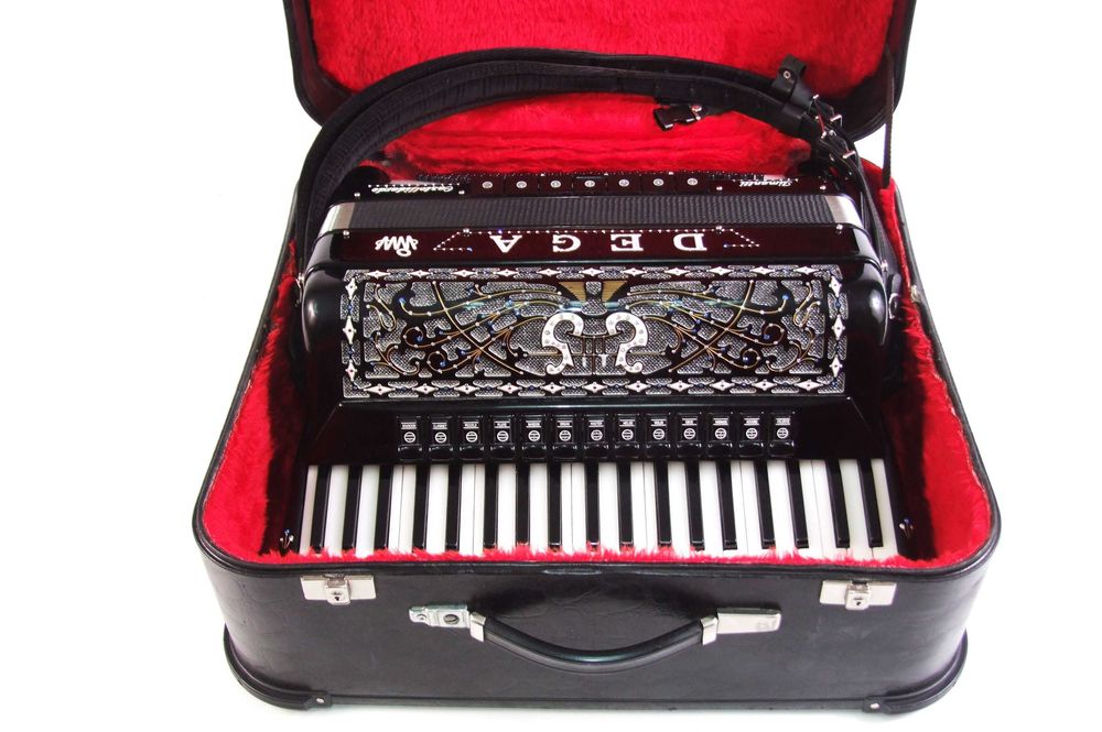 Acordeon profesional DEGA Timantti, Made in Italy - Castelfidardo, NOU