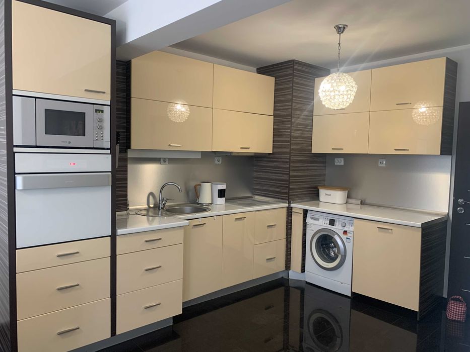 Дава се под наем Тристаен апартамент в Карлово - 100 кв.м за 510 € - Снимка #4