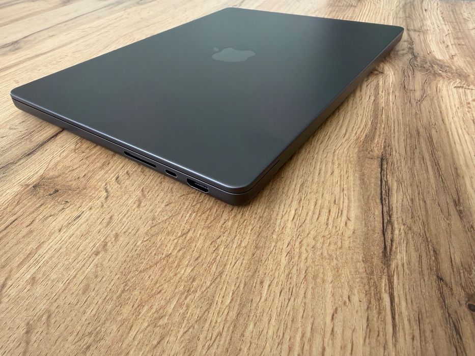 MacBook Pro 14" M4 10-CPU, 10-GPU, 16GB RAM, 1TB SSD
