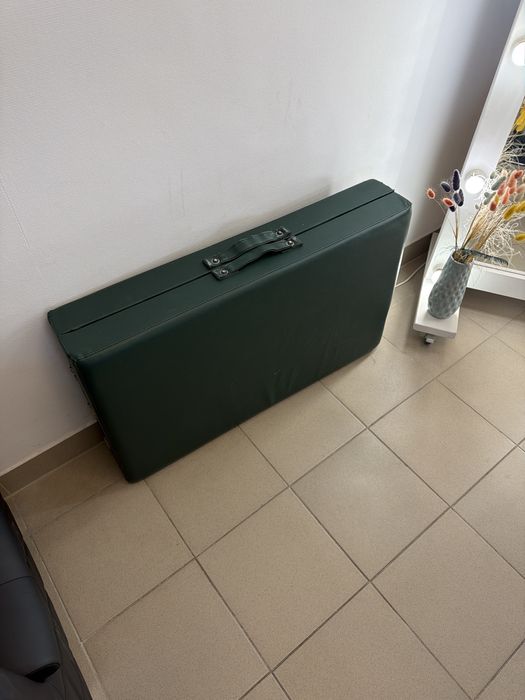 Продается кушетка