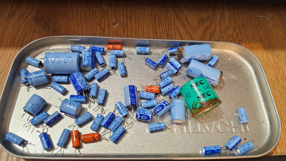 Egalizator Akai EA-A7 silver, cap de serie, partial defect. Video!