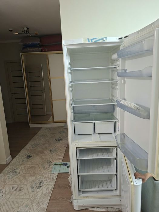 Продам холодильник