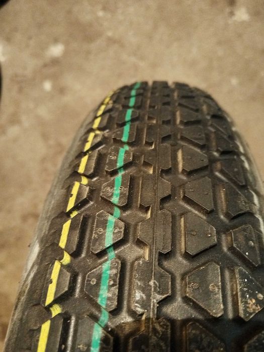 Субару. Резервна гума, тип патерица.