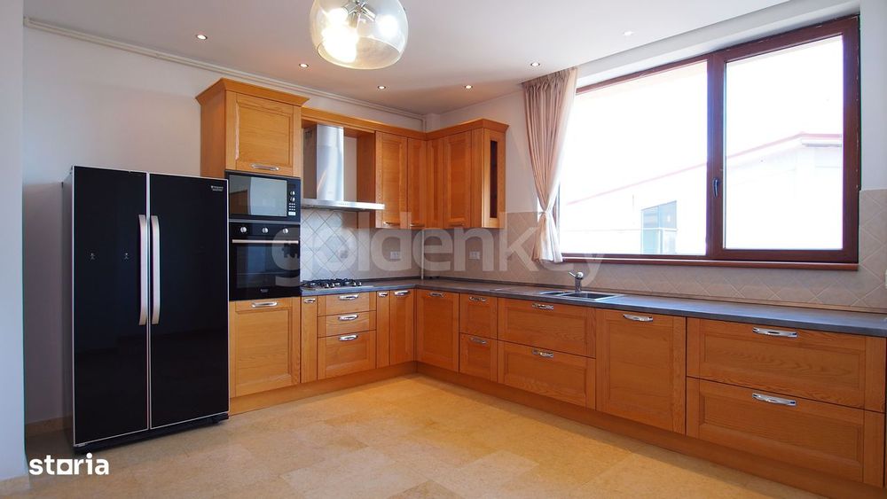 Apartament cu 4 camere si vedere panoramica spre lac