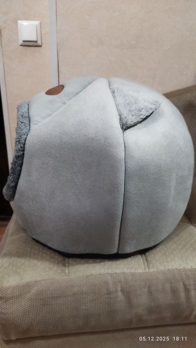 Лежанка-домик для кошек