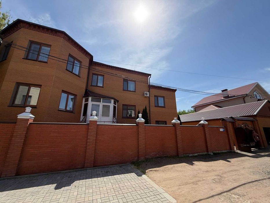 Продаётся 3-х уровневый дом, в микрорайоне Самал.