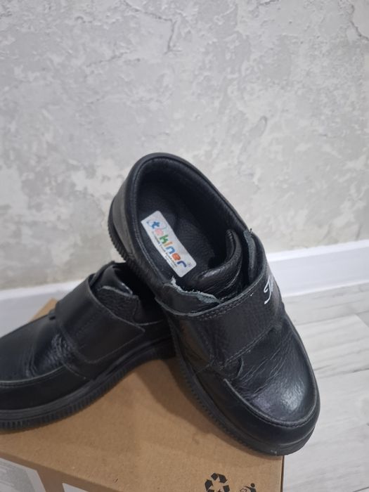 Продам детские кожанные туфли