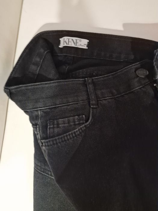 Продавам дънки черни номер 42