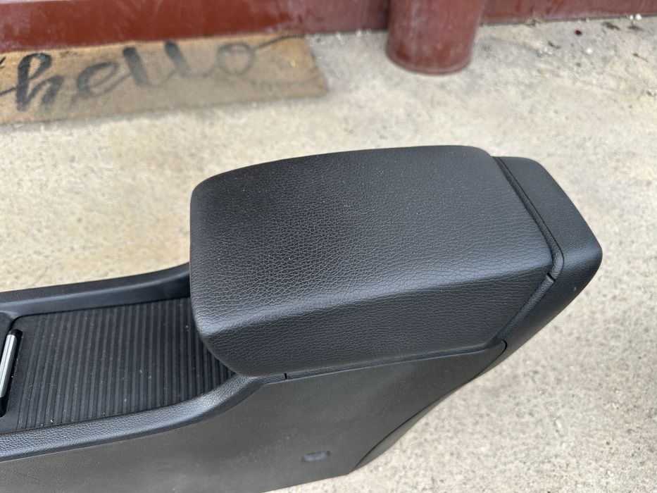 Централна конзола със подлакътник за Опел Астра J