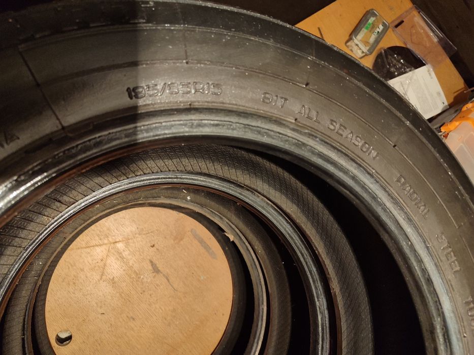 Продам бу авто шины 3шт. всесезонка