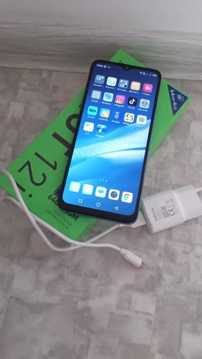 Продам телефон срочно