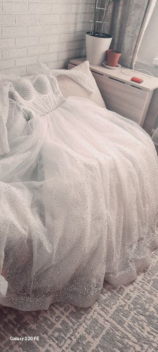 Продам недорого свадебное платье.