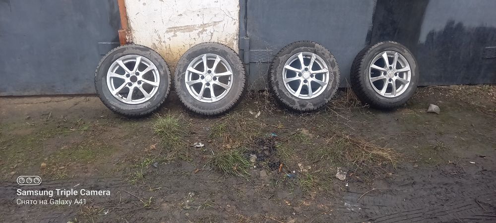 Продам диски с резинои