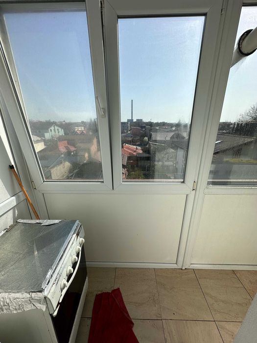 Ofer spre închiriere garsoniera