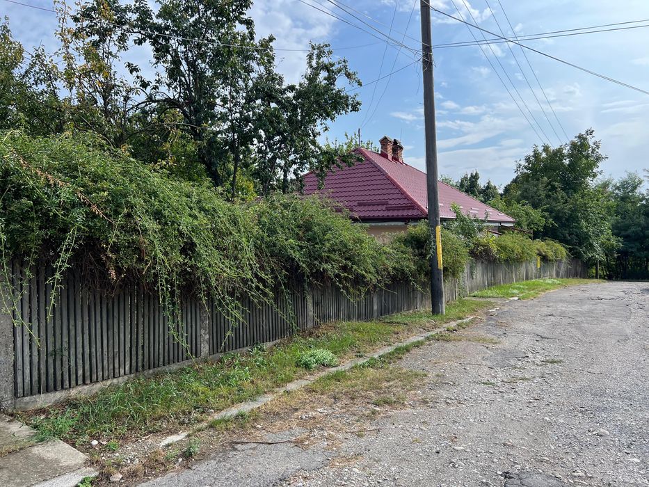 Vand casa cu teren 1500 m2 - toate utilitatile