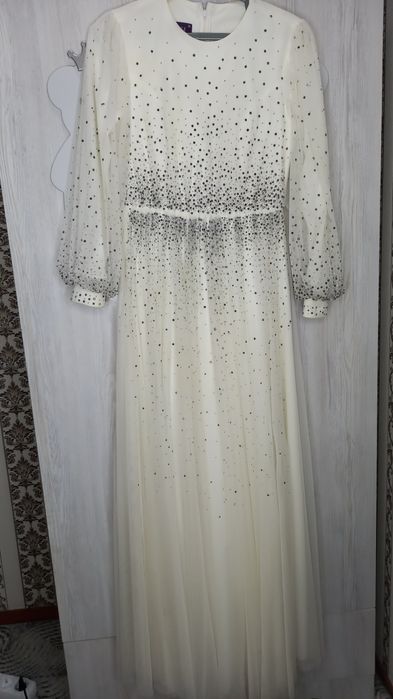 Vecherniy koylak juda chiroyli