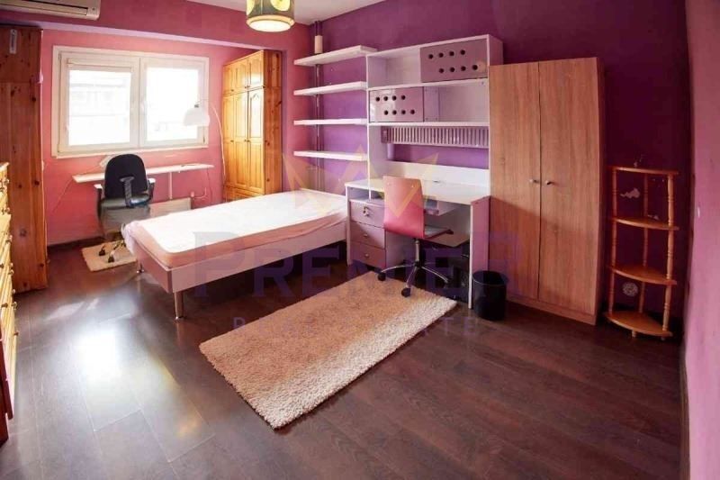 3-стаен в София-Център площ 85 цена 290000