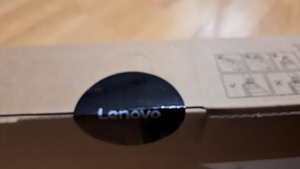 Vand laptop sigilat Lenovo