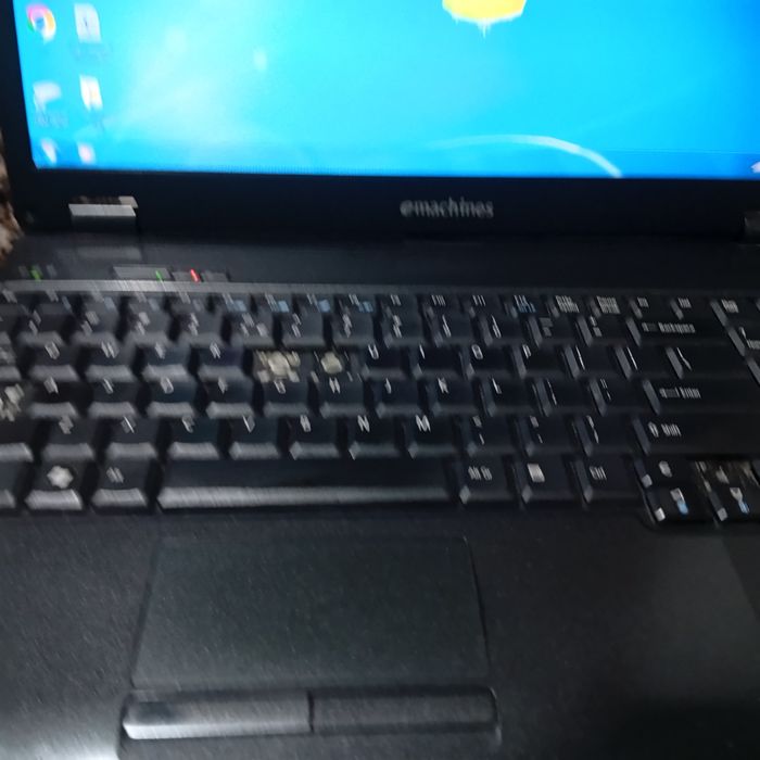 Vând 1 leptop stare bună de funcționare 300 ron