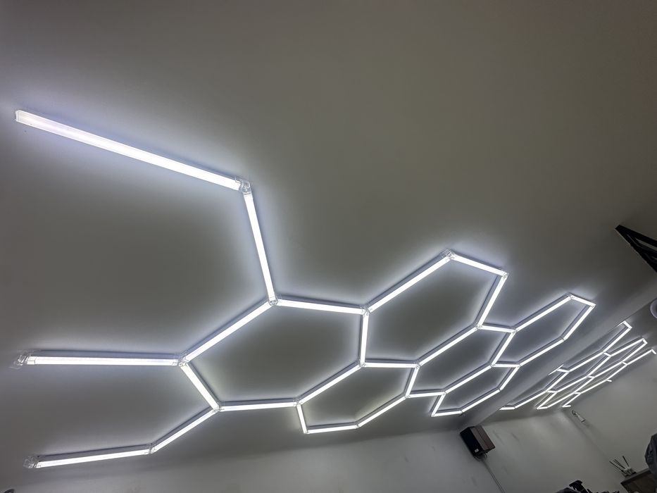 Iluminare led honeycomb tavan/garaj