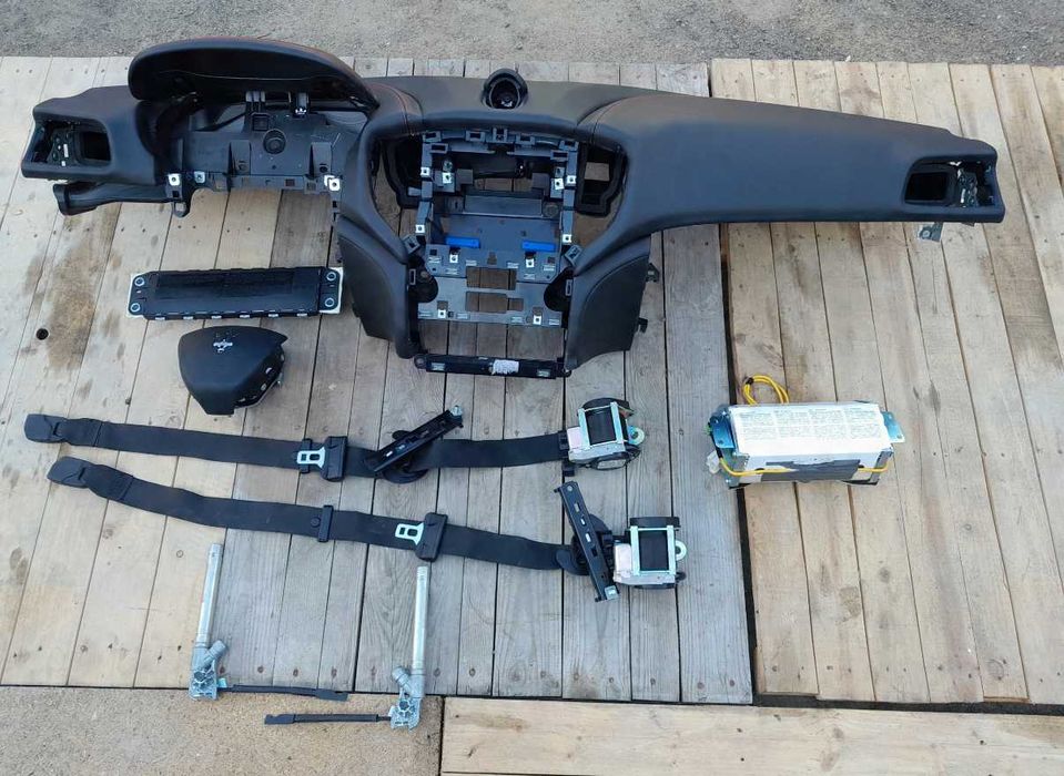 Maserati Ghibli airbag арматурно табло колани оригинал