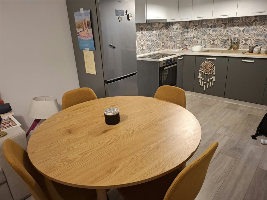 Închiriez apartament