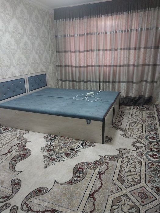 Критий томонда жойлашган 2 хонали квартира ижарага берилади