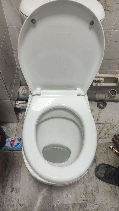 Продам унитаз новый.