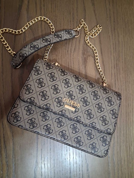 Дамска чанта Guess