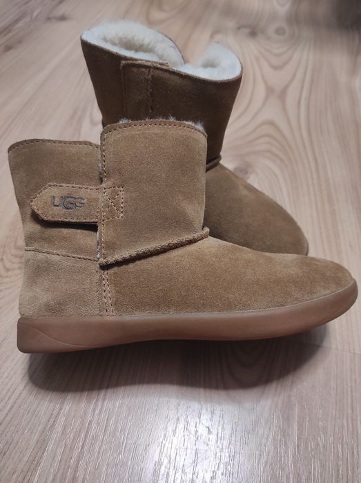 Ghetuțe UGG, măsura 30