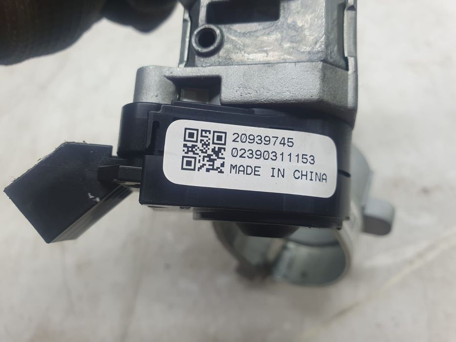 Contact cu cheie 20939745 Opel Astra J  [din 2009 pana  2012]