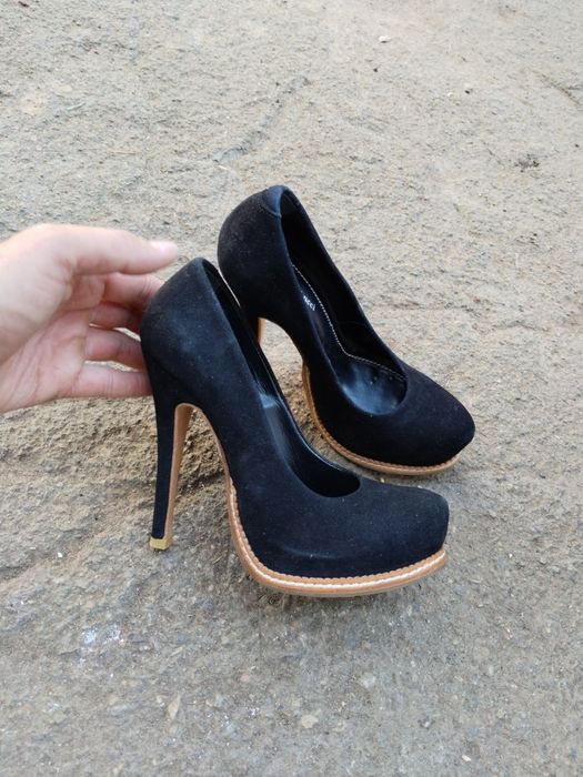 Продам женские туфли