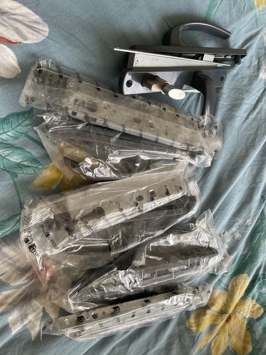 Есіктің замоктары сатылады