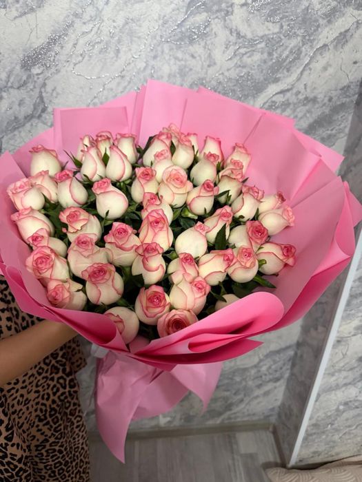 Цветы 51 роз метровые