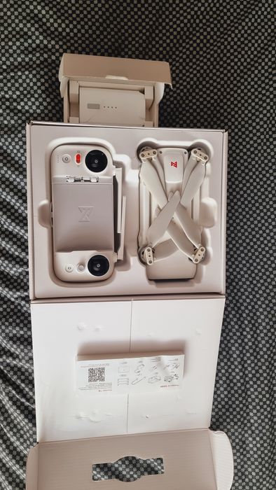 Vand drona ce filmeaza in 4k