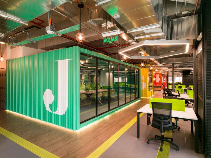 Вот вам самый простой вариант морских контейнеров.