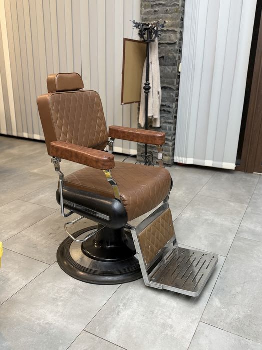 Vand 4  scaune frizerie