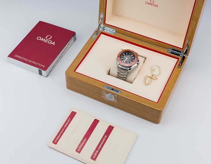 OMEGA Seamaster Planet ocean Ultra Deep O-Megasteel