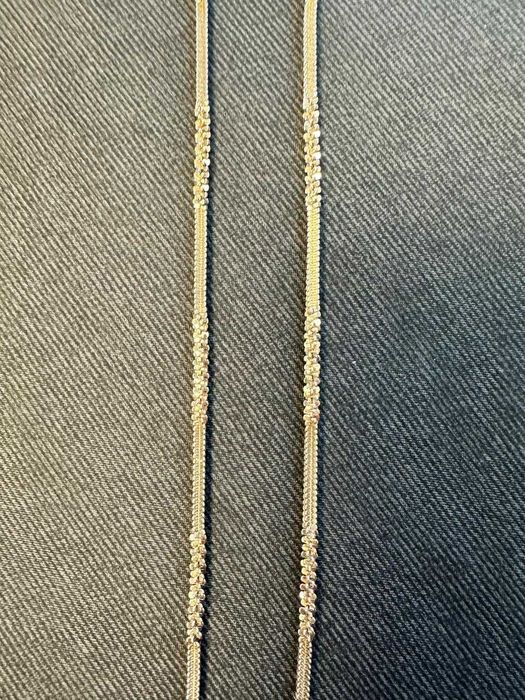 Продам серебреную цепочку .