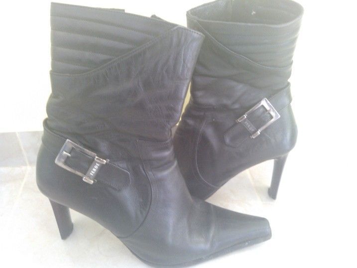 Боти от естествена кожа VERSIS на символична цена