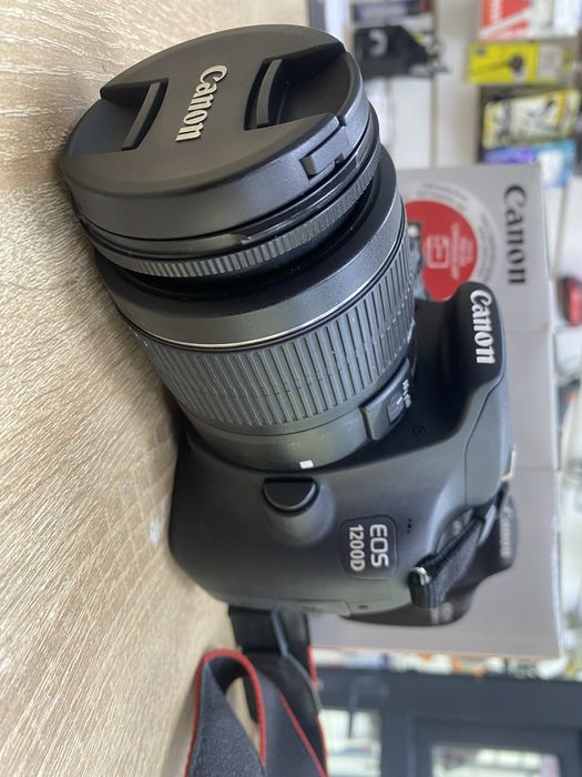 Зеркальный фотоаппарат Canon EOS1200D (A4)