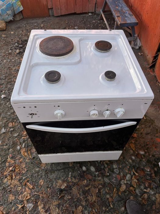 Продам газ с плитой и духовкой.