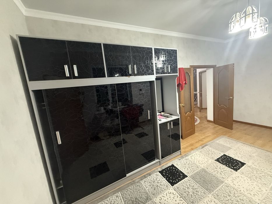 Шкаф и обувница.