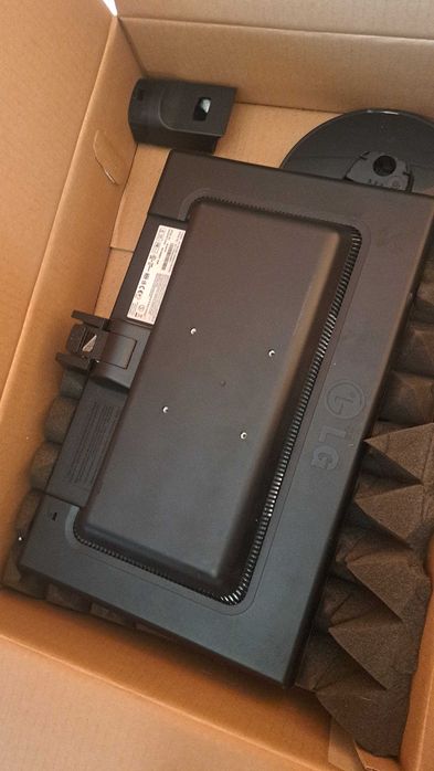 Продава се монитур