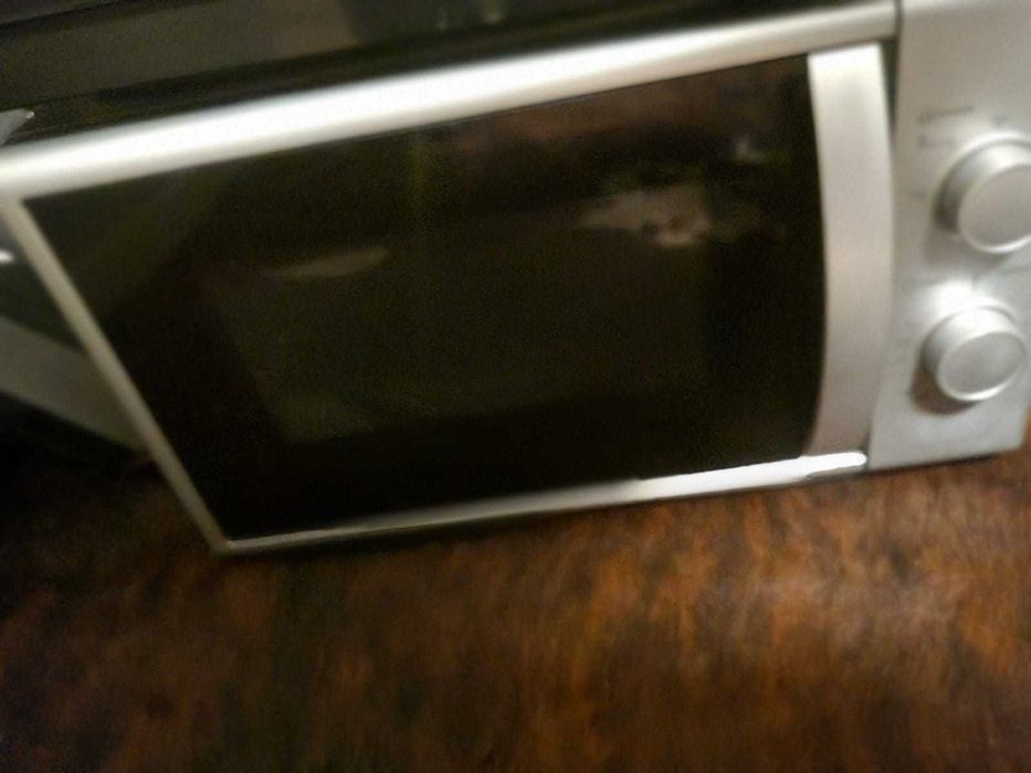 cuptor cu Microunde PKM Model MW700-20 UB2