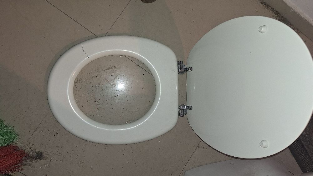 Масивна Седалка MDF  + капак за тоалетна чиния  със забележка