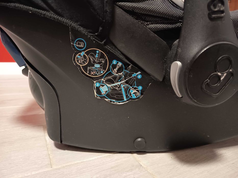 Столче за кола Maxi-Cosi CabrioFix с база EasyBase 2