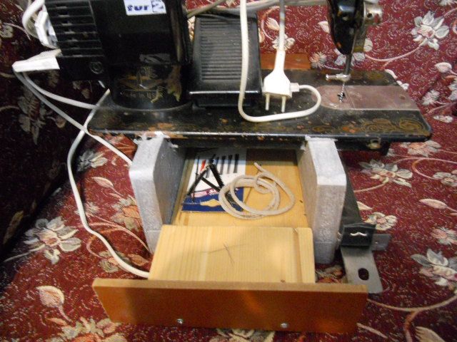 контурен трион -рязане плексиглас