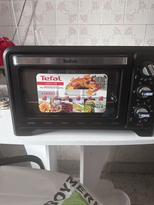 Tefal Optimo 19L cu sistem de convecție.